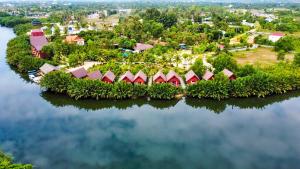 lodge moni essara kompot