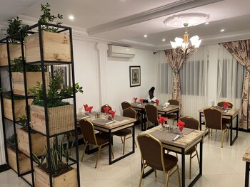 hotel les arcades