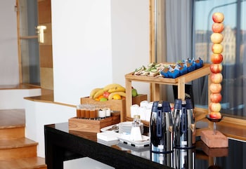 hilton stockholm slussen