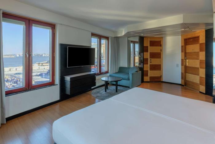 hilton stockholm slussen