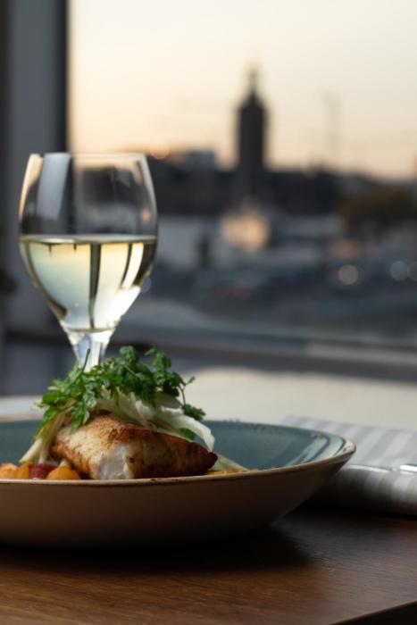 hilton stockholm slussen