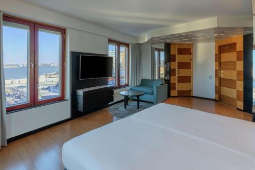 hilton stockholm slussen