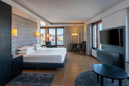 hilton stockholm slussen