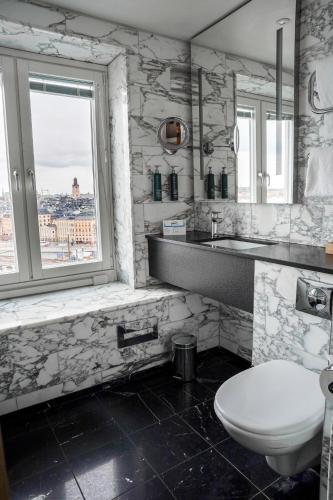hilton stockholm slussen