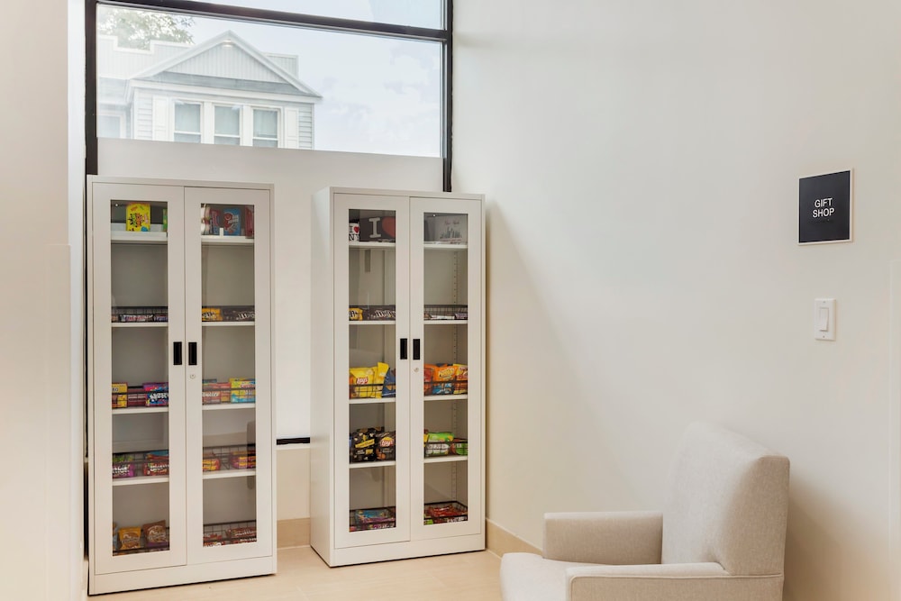 red roof inn plus jamaica ny jfk airport