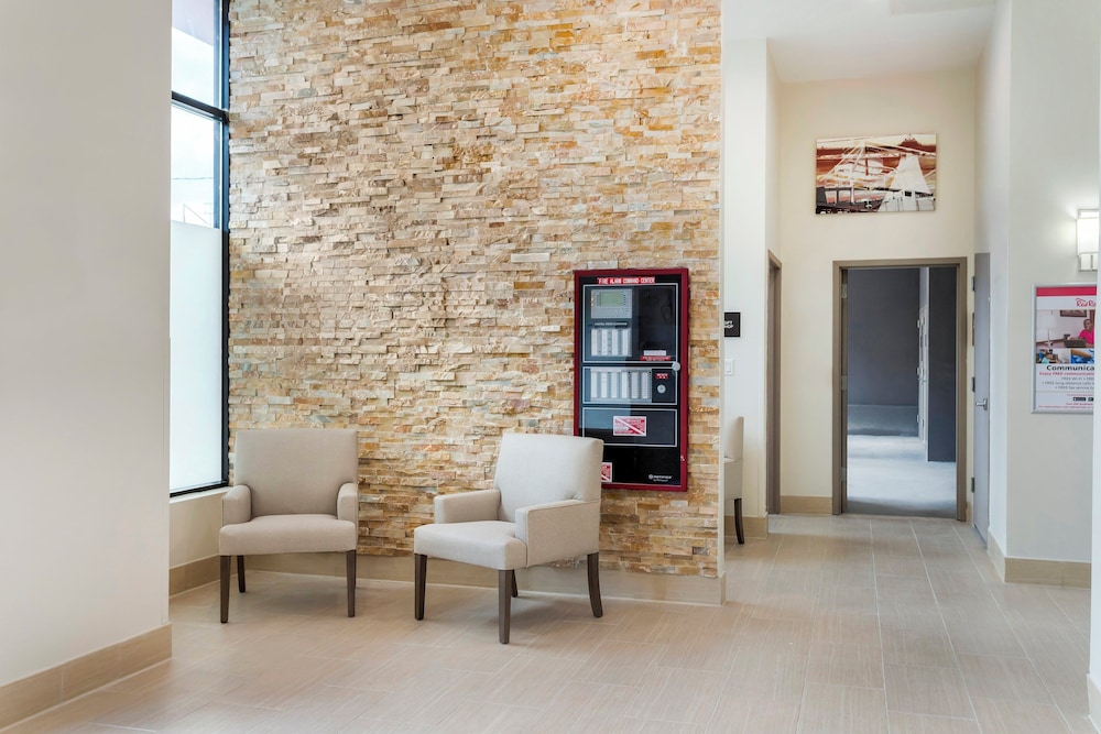 red roof inn plus jamaica ny jfk airport