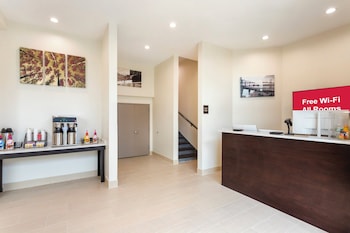 red roof inn plus jamaica ny jfk airport