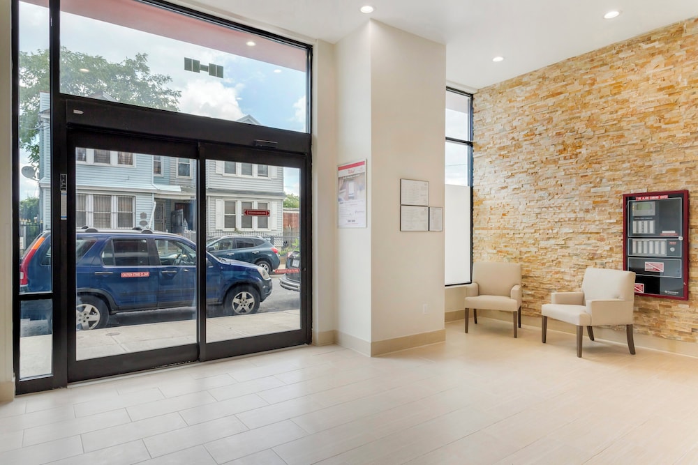 red roof inn plus jamaica ny jfk airport