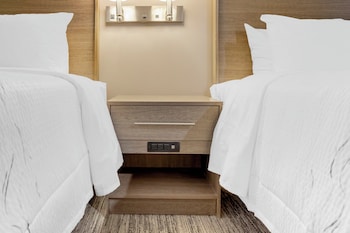 red roof inn plus jamaica ny jfk airport