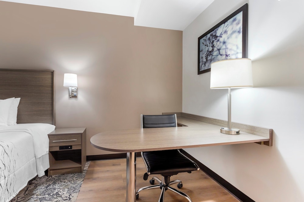 red roof inn plus jamaica ny jfk airport