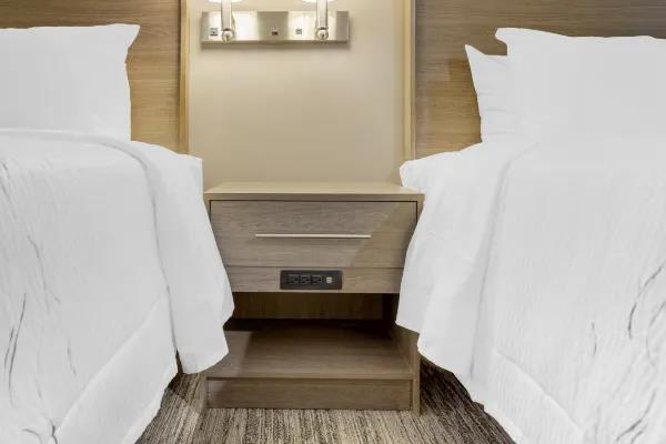 red roof inn plus jamaica ny jfk airport