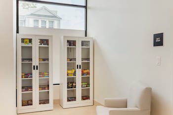 red roof inn plus jamaica ny jfk airport