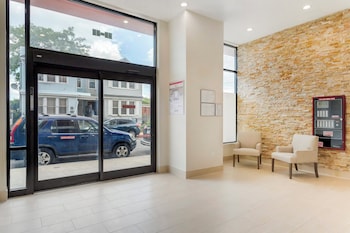 red roof inn plus jamaica ny jfk airport