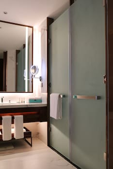 yuanchang grand harbourview hotel