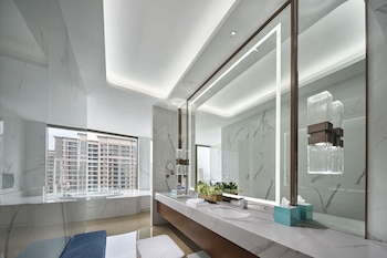 yuanchang grand harbourview hotel