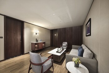 yuanchang grand harbourview hotel