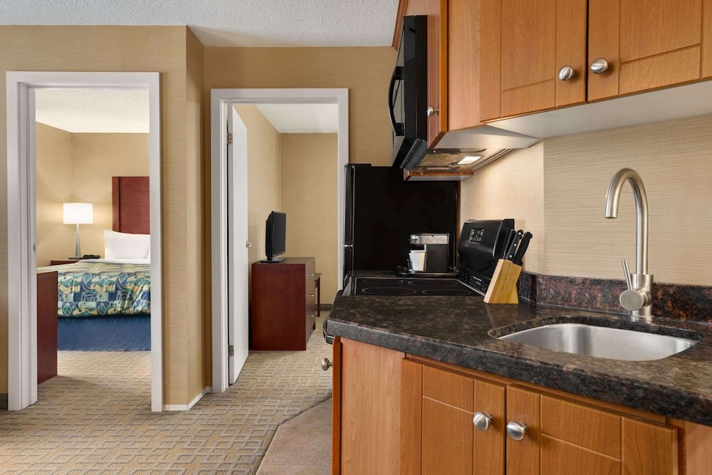 travelodge by wyndham oshawa whitby