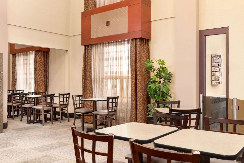 travelodge by wyndham oshawa whitby