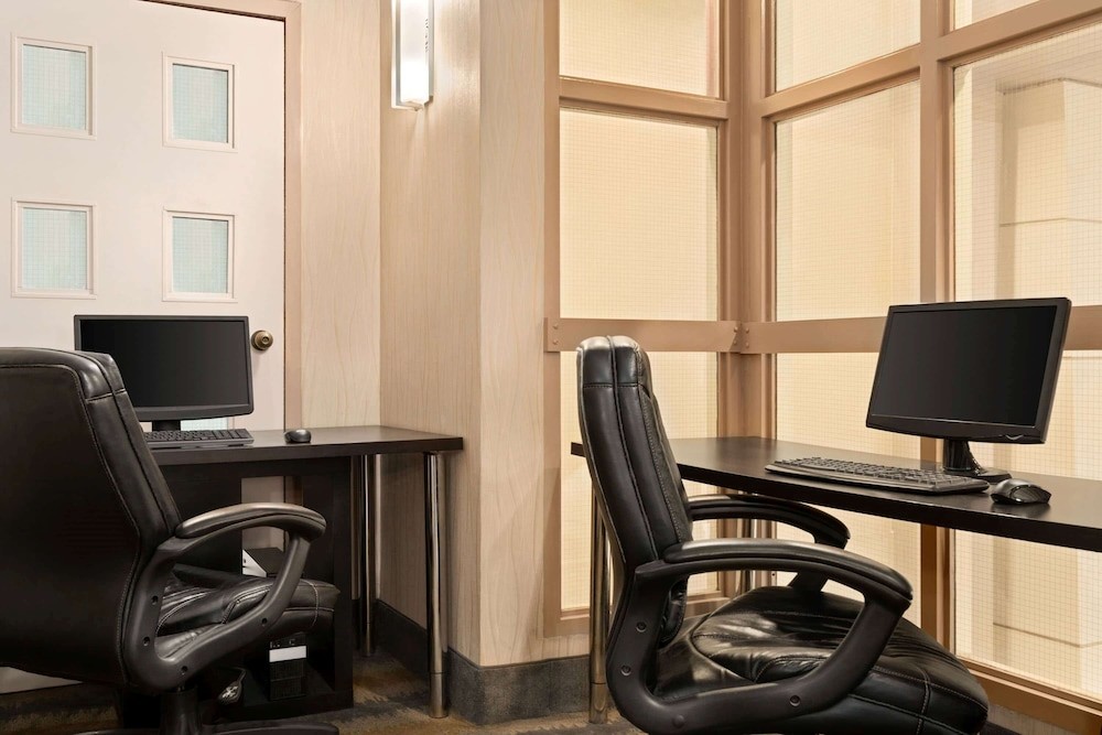 travelodge by wyndham oshawa whitby