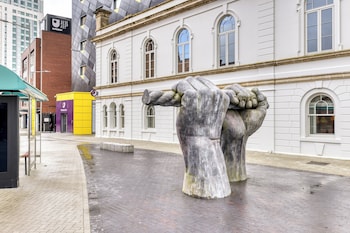 premier inn cardiff city centre stadium