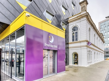 premier inn cardiff city centre stadium