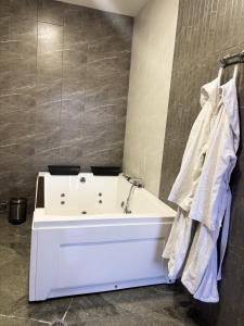 21 rooms hotel