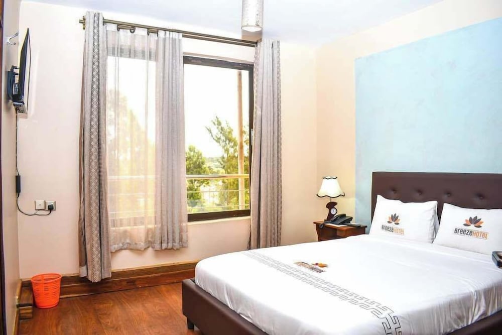 breeze hotel nyahururu