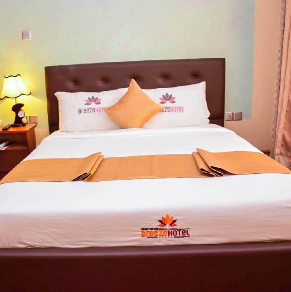 breeze hotel nyahururu