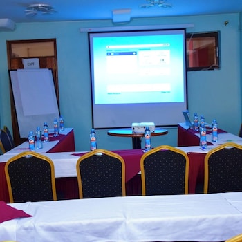 breeze hotel nyahururu