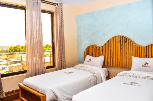 breeze hotel nyahururu