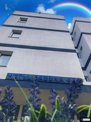 hotel tadora