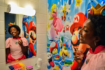 amsterdam teleport hotel