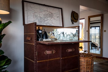 Otjiwa Safari Lodge,Otjozondjupa Region>>Otjiwarongo,4 star