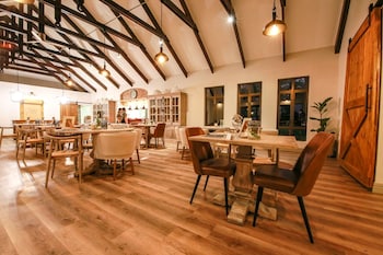 otjiwa safari lodge