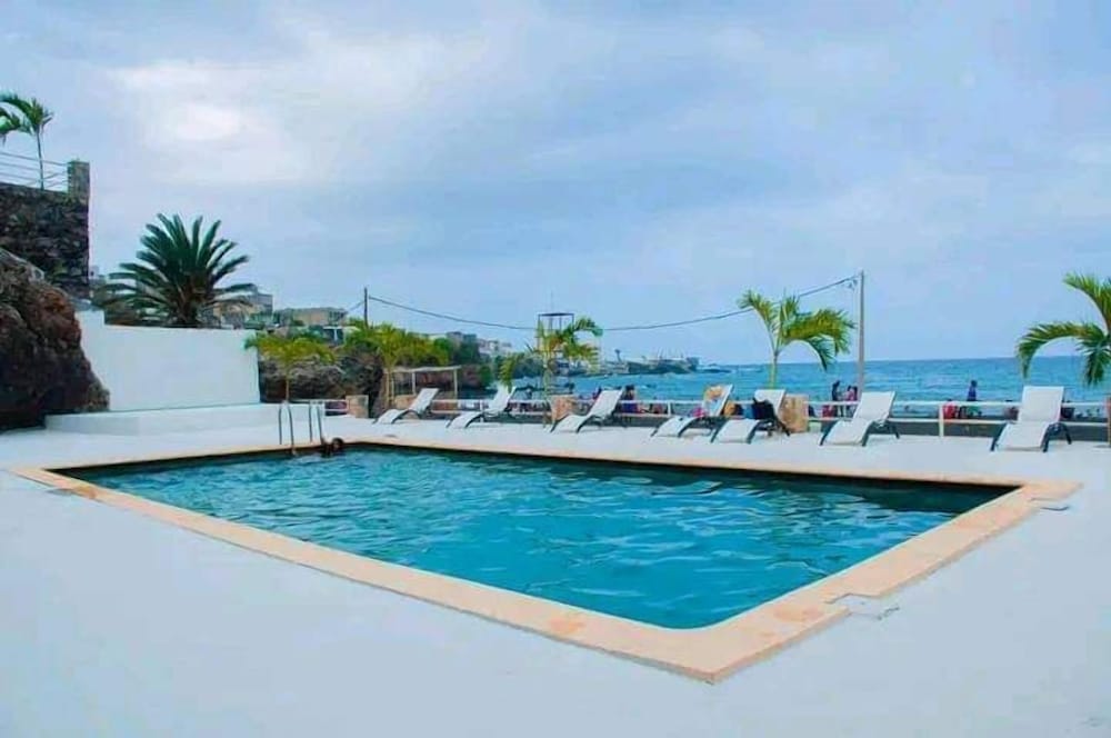 hotel restaurant falucho paradise beach
