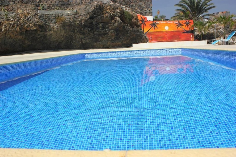 hotel restaurant falucho paradise beach