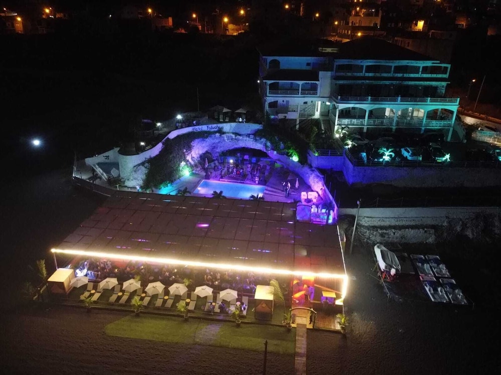 hotel restaurant falucho paradise beach