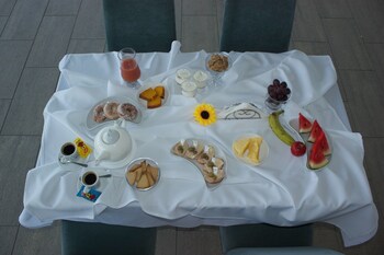 hotel restaurant falucho paradise beach