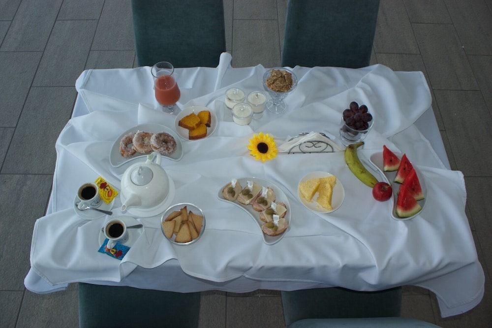hotel restaurant falucho paradise beach