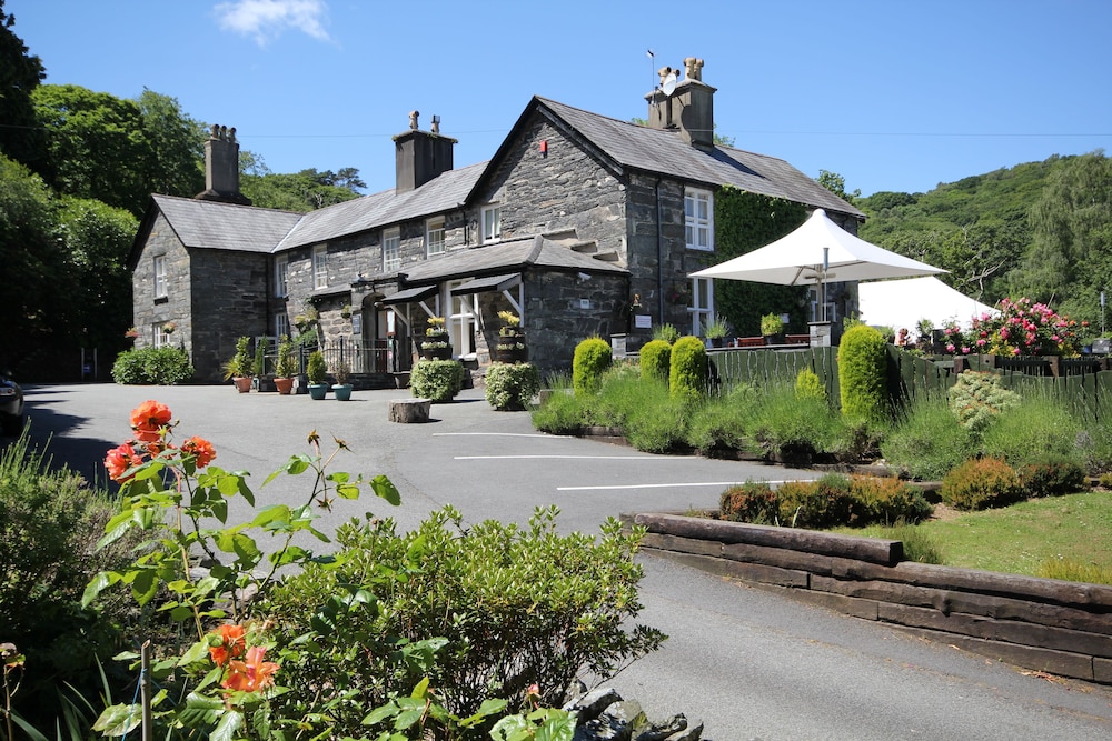 aberdunant hall