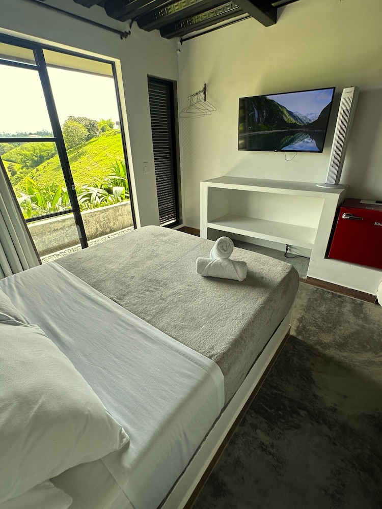 eco hotel la colina mirador