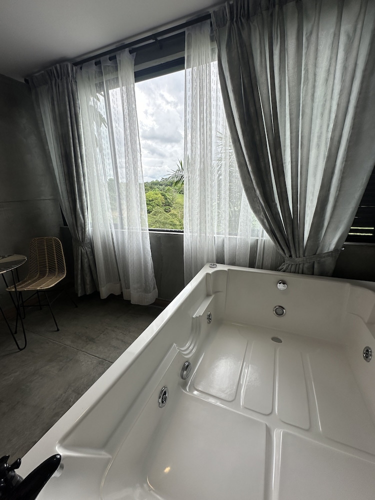 eco hotel la colina mirador