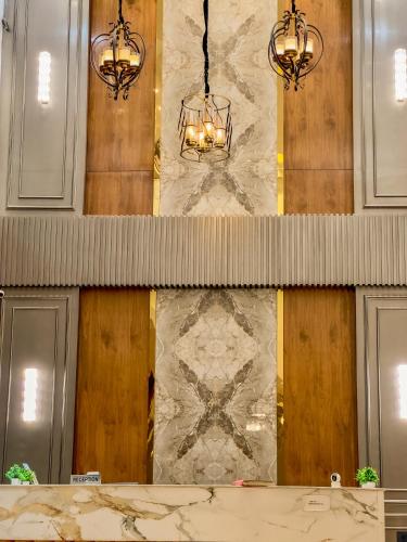 hotel crown savoy