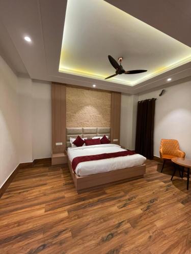 hotel crown savoy