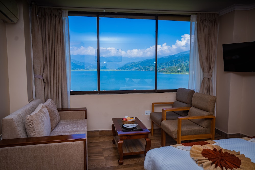 hotel fewa camp