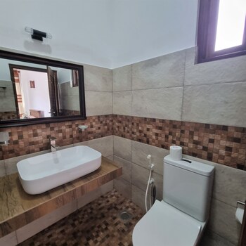 dhammika beach palace