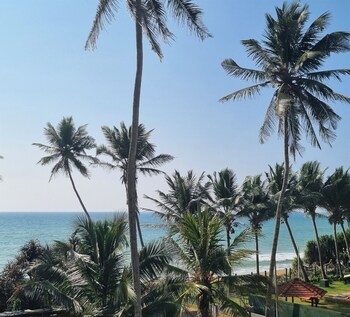 dhammika beach palace