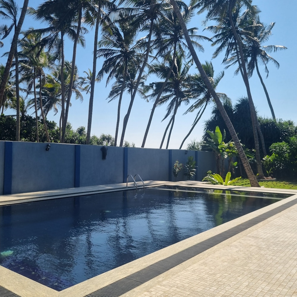 dhammika beach palace