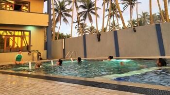 dhammika beach palace