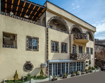 La Casa Hotel Yerevan,,3 star